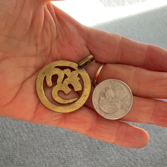 OM Pendant - Picture 4 of 5